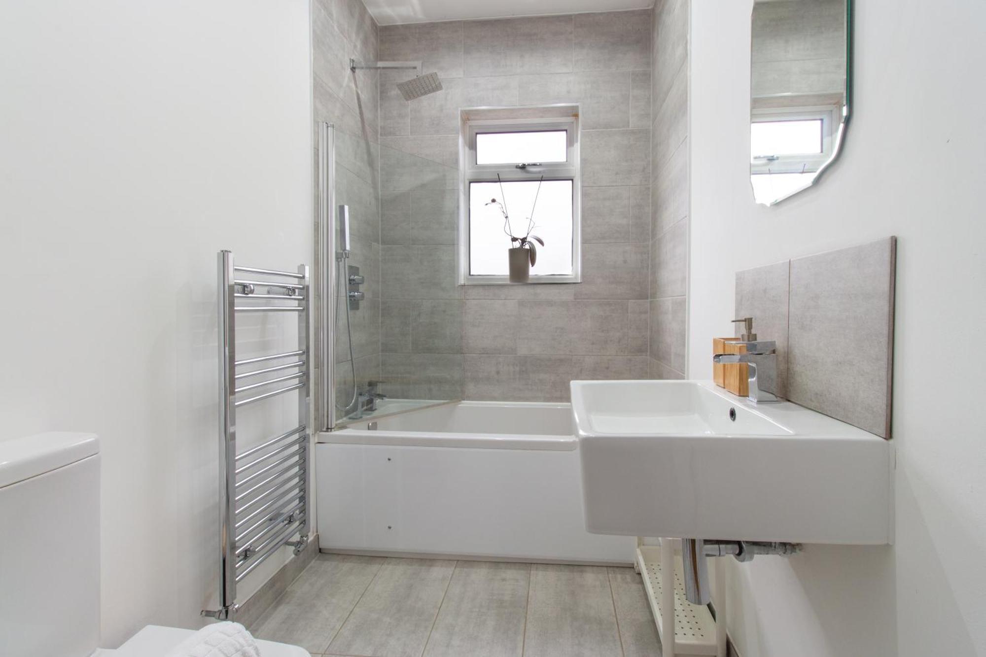 Spacious 4Br House, 2 En Suites With Garden & On-Site Parking Maidstone Exterior photo